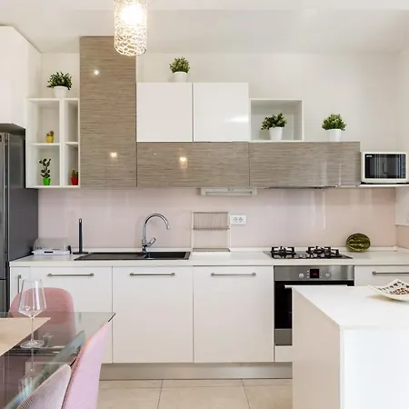O'lord - Luxury Sea View Apt Near Old Town *
